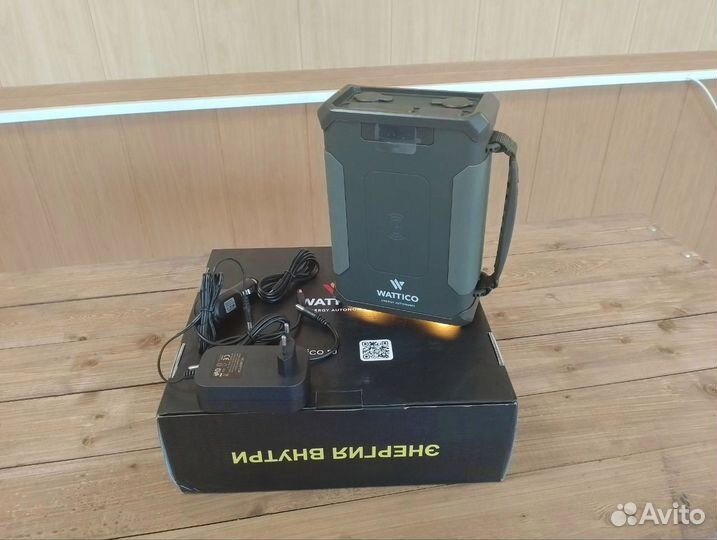 Power bank с авторозеткой