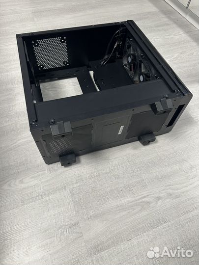 Корпус thermaltake view 21 tg
