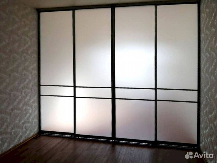 Раздвижная перегородка с матовым стеклом