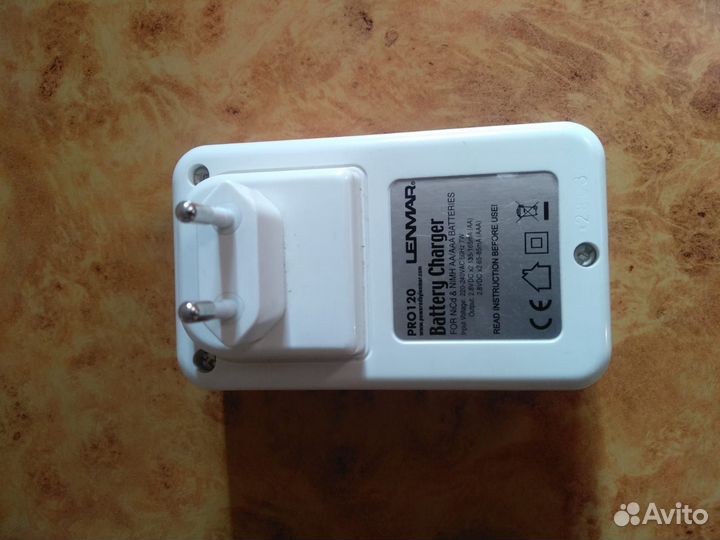 Зарядное устройство Lenmar PRO120