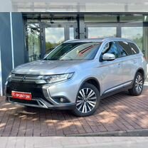 Mitsubishi Outlander 2.0 CVT, 2021, 131 301 км, с пробегом, цена 2 157 000 руб.