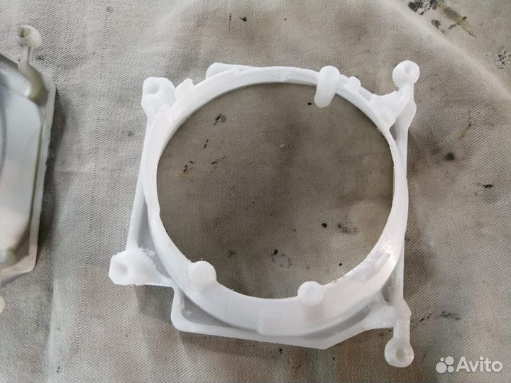 Кронштейн линзы фары Setra 3-Series