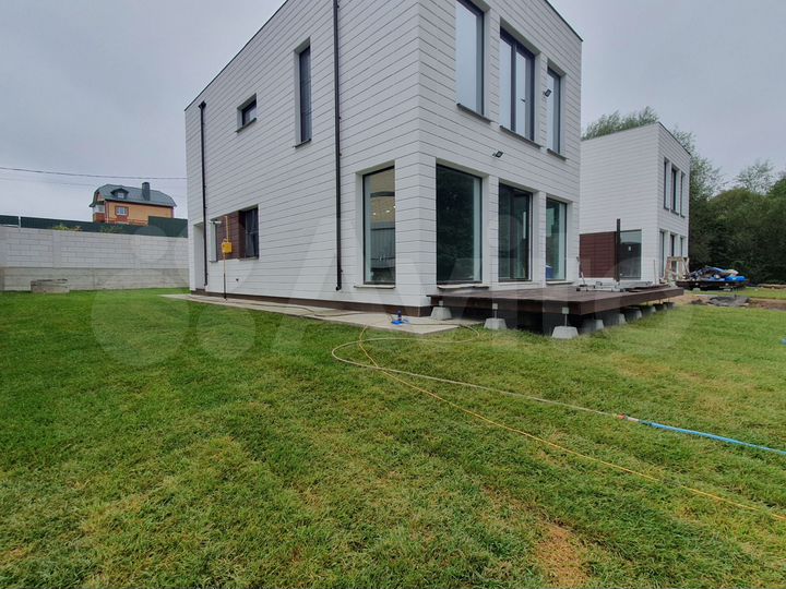 Коттедж 140 м² на участке 6,2 сот.