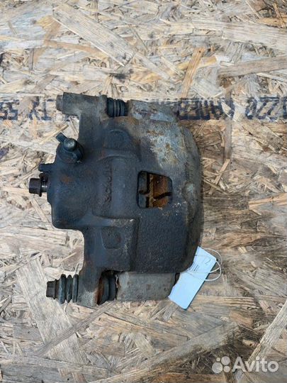 Суппорт тормозной передний левый Hyundai Poni G4DJ