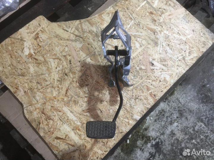 Педаль тормоза Opel Astra H 1.8 Z18XER 140Л.С 2007