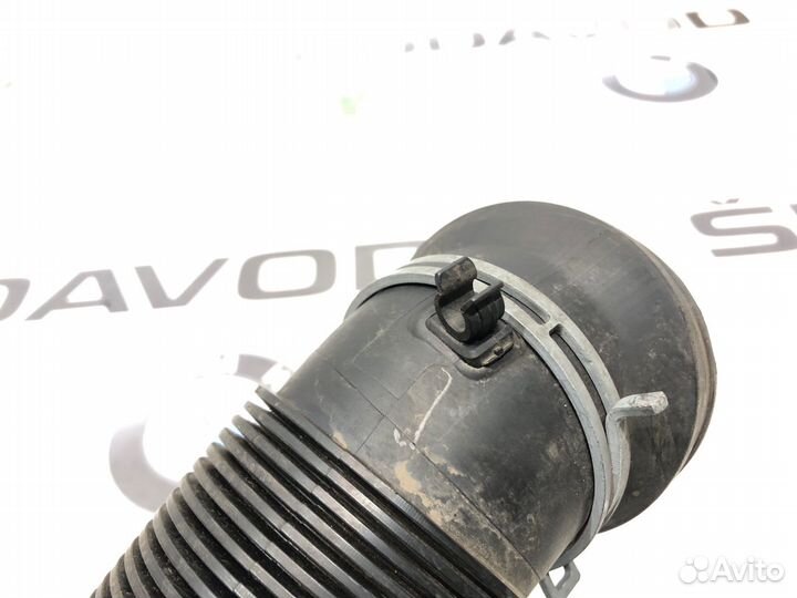 Патрубок воздушный Skoda Octavia A5 (1Z) 1.8 cdab