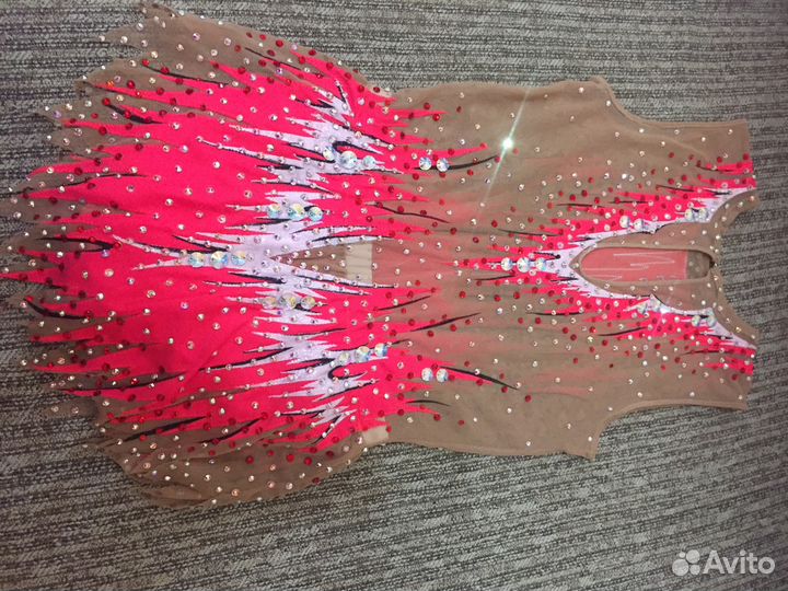 Купальник для худ.гимнастики-в идеальном состоянии