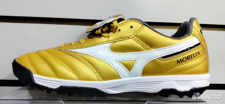 Бутсы сороконожки mizuno morelia