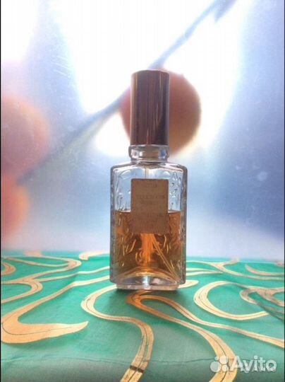 Винтаж и остатки парфюма во флаконах