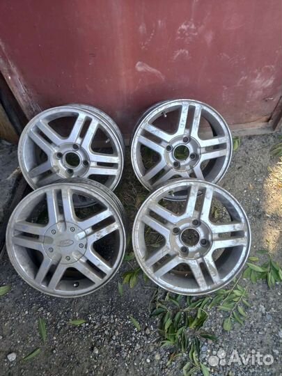 Диски литые завод r15 стояли на Ford Focus 1 б/у
