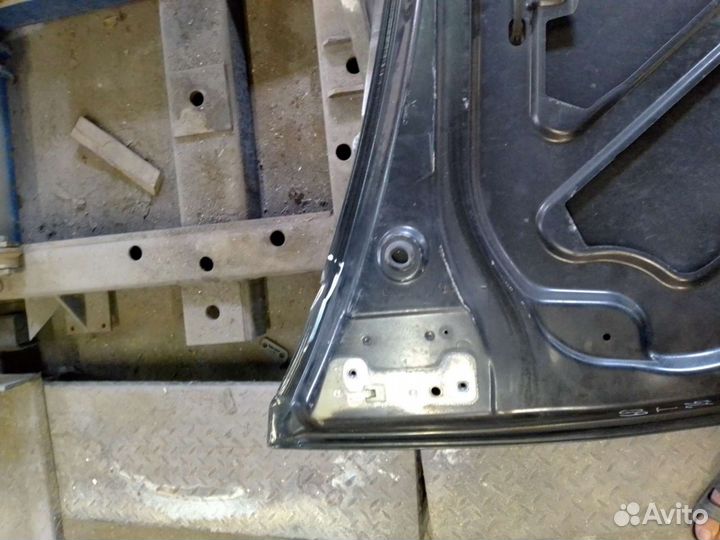 Капот Renault Clio 3