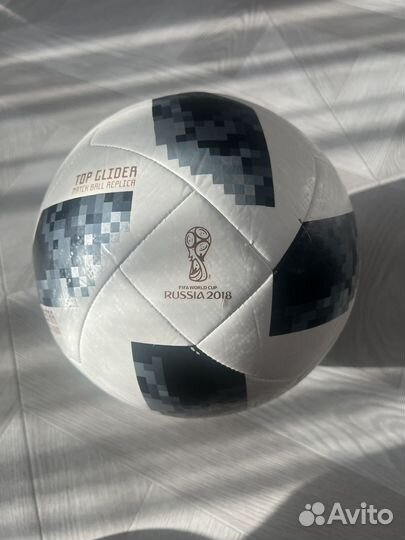 Футбольный мяч adidas world cup 2018