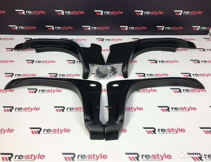 Фендера Suzuki Jimny H2863