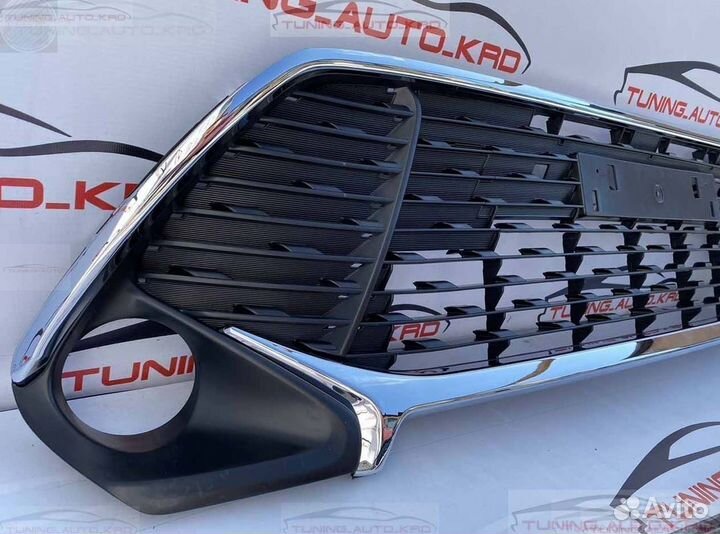 Решетка радиатора Toyota Camry 55 exclusive