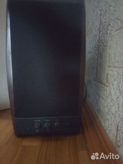 Полочные колонки Sven SPS-702