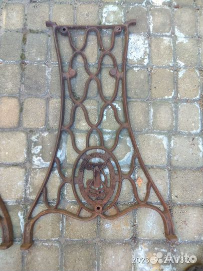 Чугунная станина от швейной машины