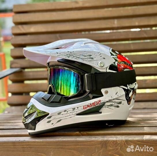Кроссовый шлем с очками новый размер S