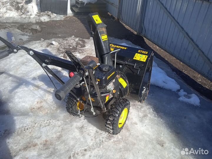 Снегоуборщик champion st 553