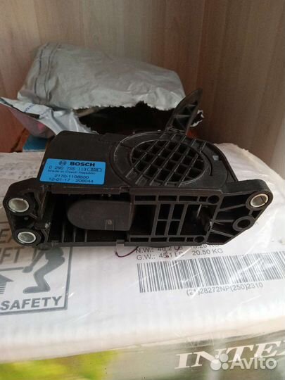 Педаль е газ приора 2170 Бош