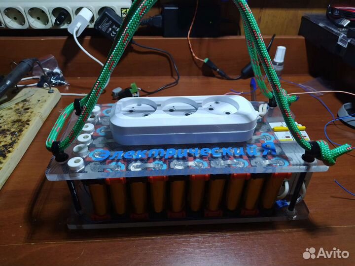 Портативная розетка 220v. на элементах Тесла 18650