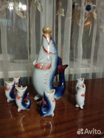 Фарфоровый набор штоф 