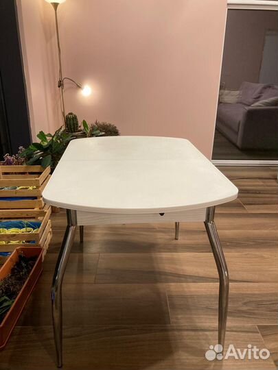 Кухонный стол