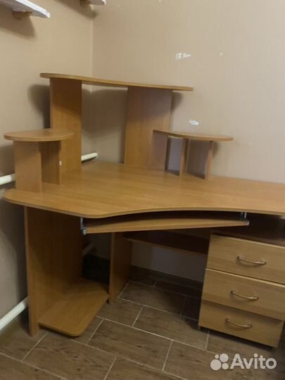 Компьютерный стол