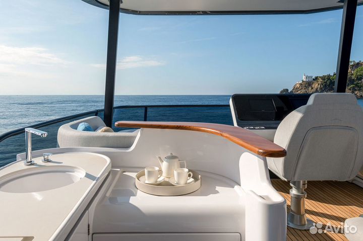 Моторная яхта Azimut 68, New 2025