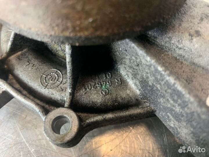 Помпа Mercedes C-Class W203 OM646 2.2 CDI 2004