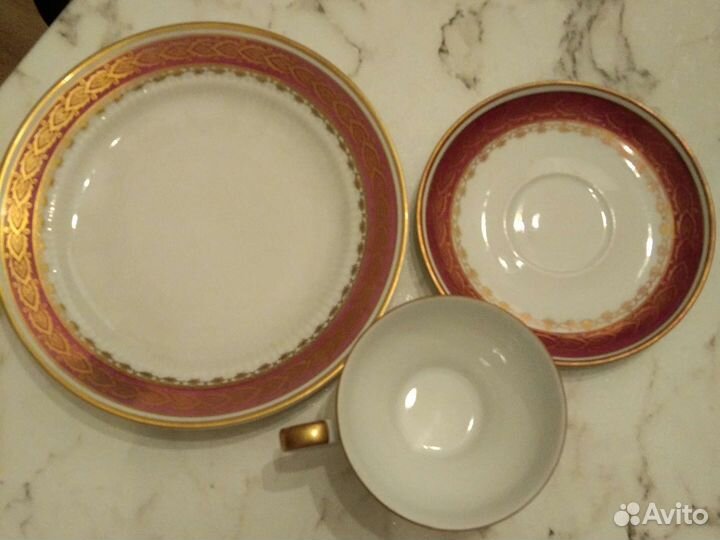 Чашка с блюдцами