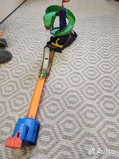 Трек HOT wheels змея