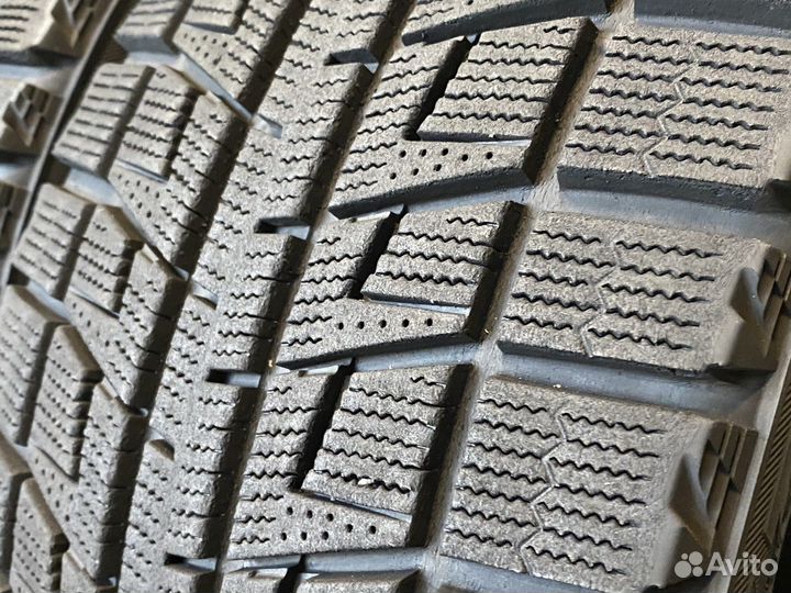 Bridgestone Blizzak Revo2 245/45 R19 98Q