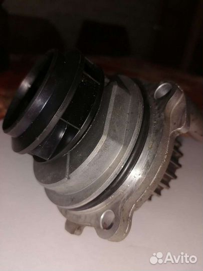 Водяной насос помпа 06А 121 031 С