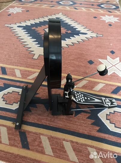 Электронный пэд бас барабана