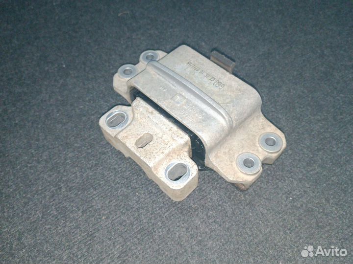 Подушка двигателя VW Golf Plus 1.4 2008 г