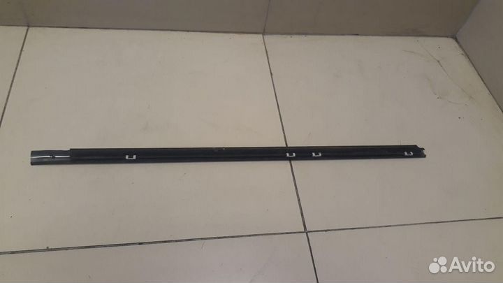 Накладка стекла наружная передняя левая