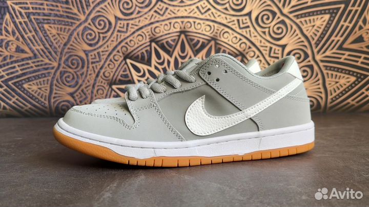 Nike dunk low grey gum pro iso