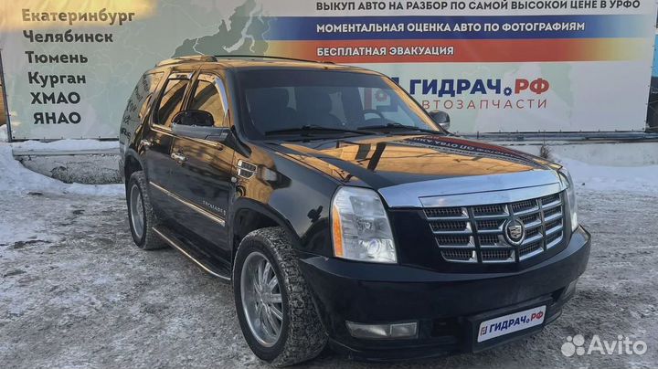 Плафон салонный передний Cadillac Escalade III 258