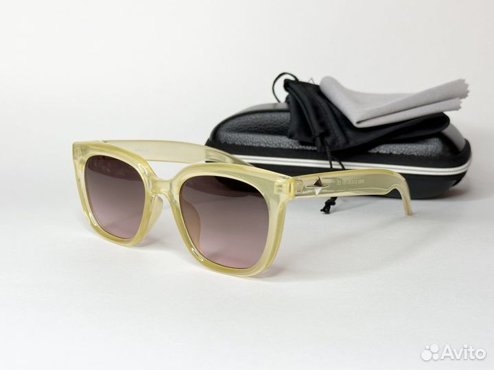 Солнцезащитные очки женские