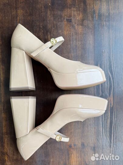 Туфли женские 39 размер лаковые Tamaris