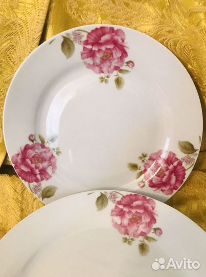 Тарелки,чайные пары. вазы