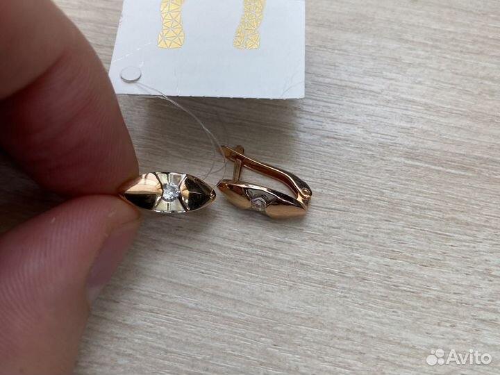 Золотые серьги 585 пробы новые