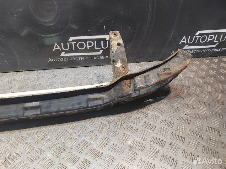 Усилитель бампера передний Volkswagen Passat B3