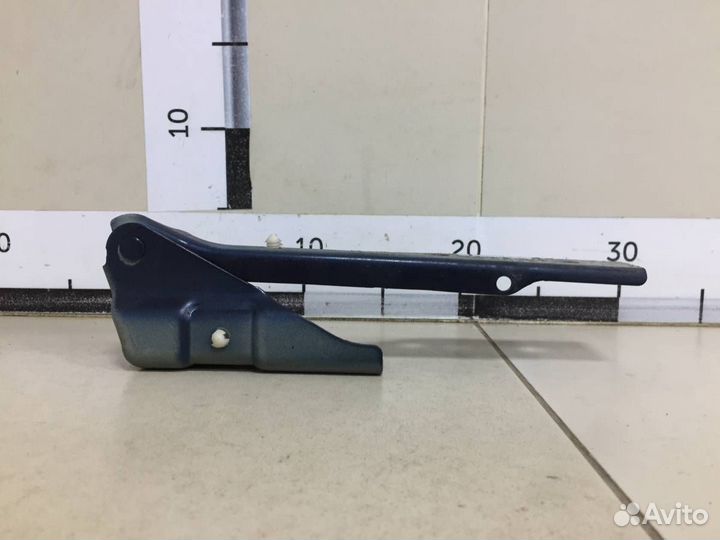 Петля капота правая Volkswagen Polo Sed RUS 2011