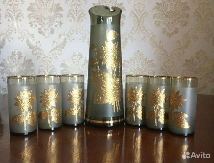 Графин со стаканами