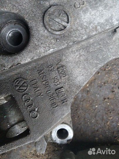 Кронштейн крепления генератора Audi A6 C6 2.0 TDI