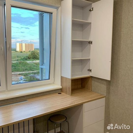 Рабочая зона у окна