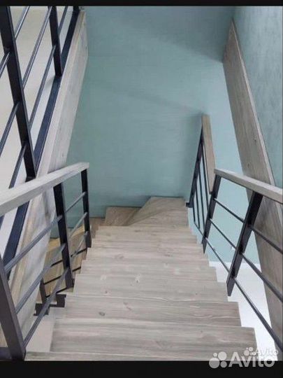 Лестница на металлокаркасе