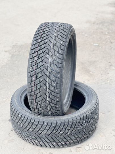 Zmax Winternova Stud II 245/40 R19 83U