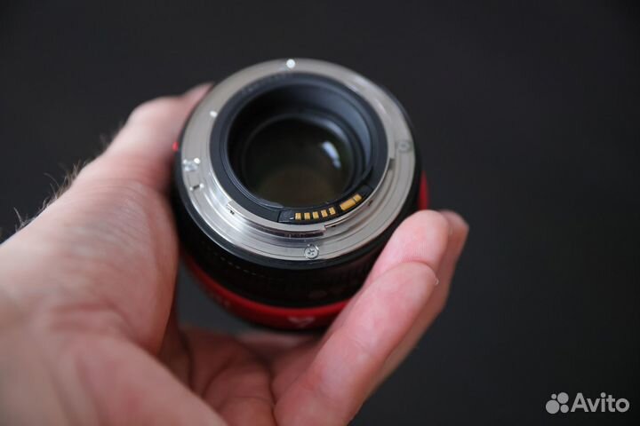 Объектив Canon EF 50mm f/1.4